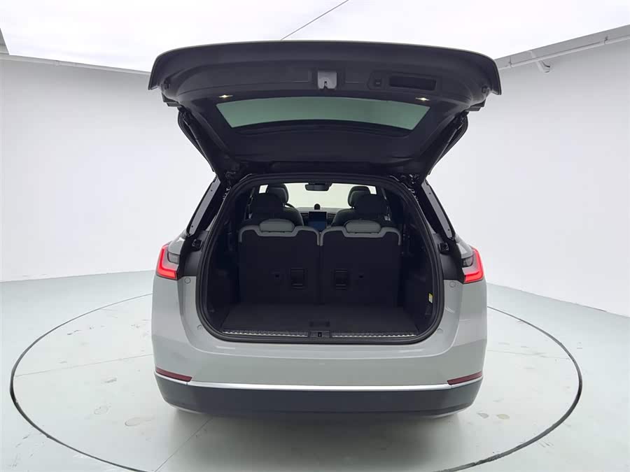 NIO ES8 2022 car image #9
