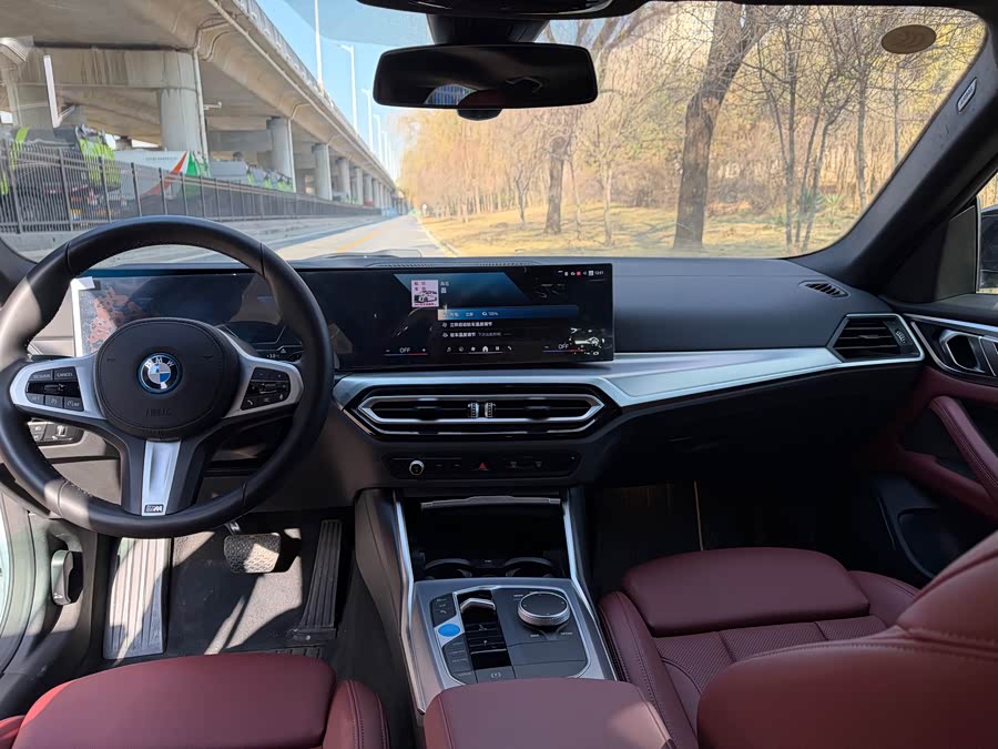 BMW i4 2025 car image #9