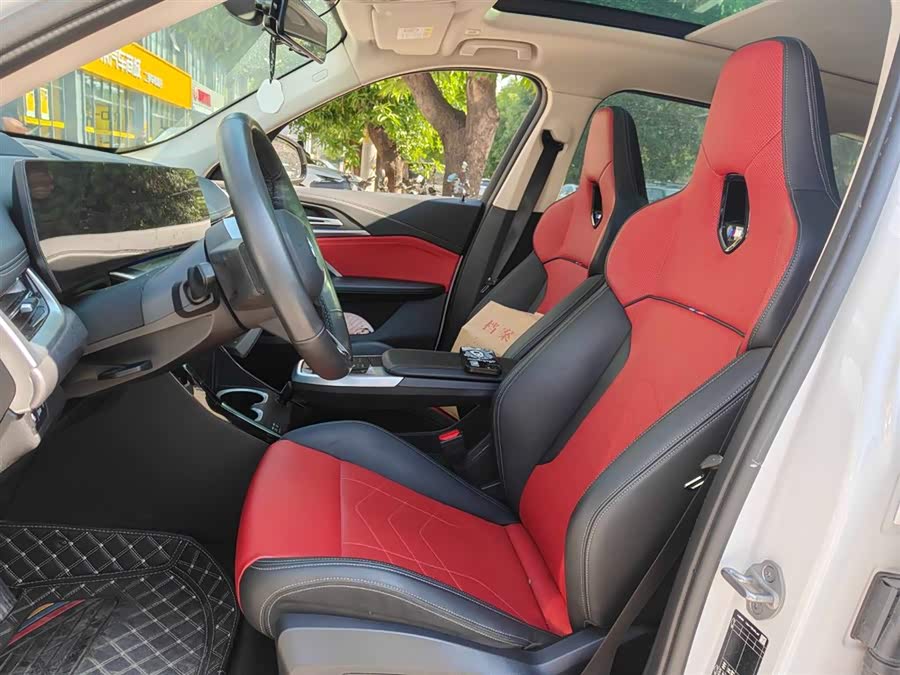 BMW iX1 2023 car image #9