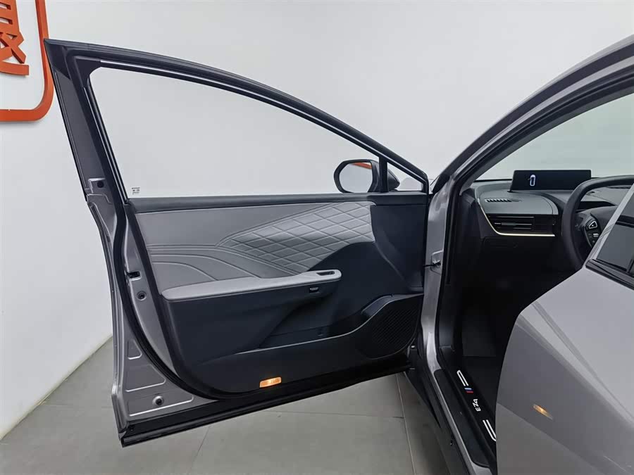 Toyota bZ3 2024 immagine di auto #9