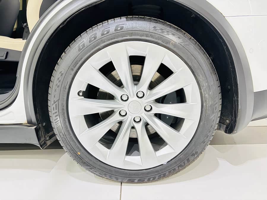 Tesla Model X 2018 car image #9