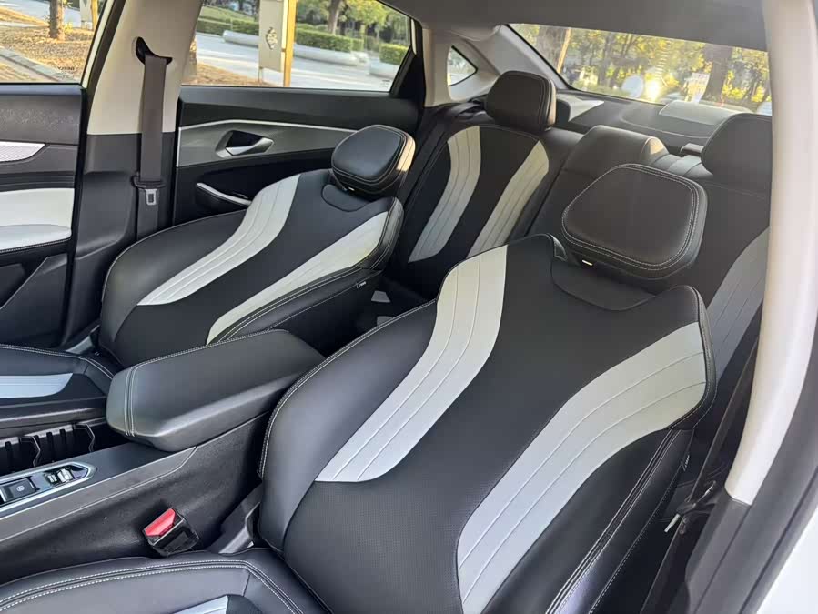 GEELY Binray 2024 car image #9