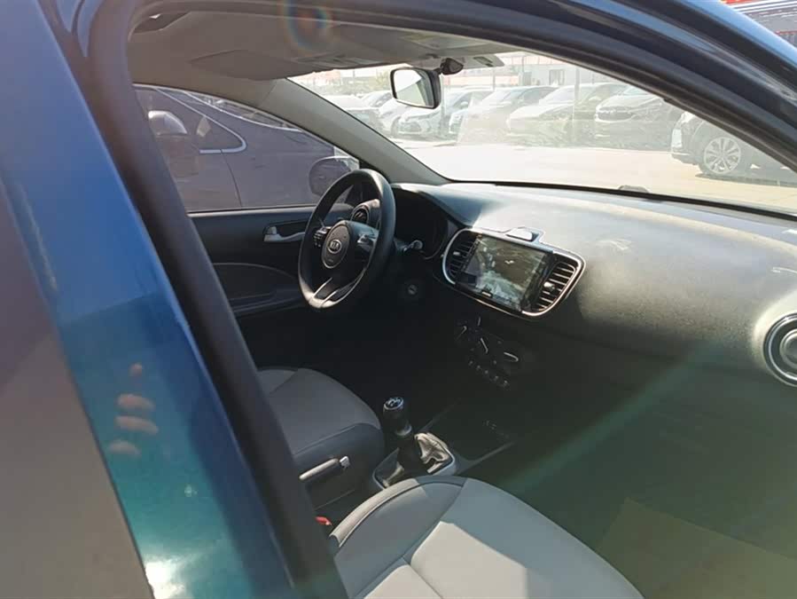 Kia 2017 car image #9
