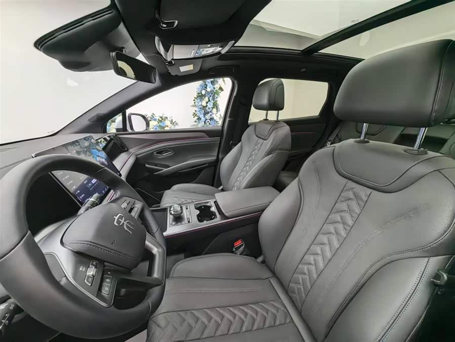BYD SongL DM-i 2025 #9 BYD SongL DM-i 2025 car image #9