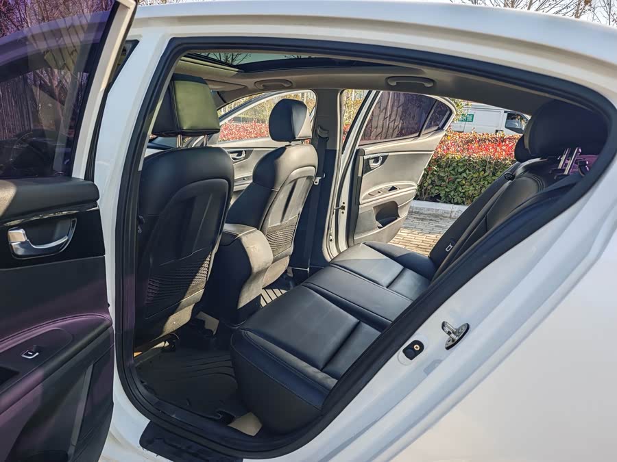 起亚 起亚K4 2015 汽车图片 #9