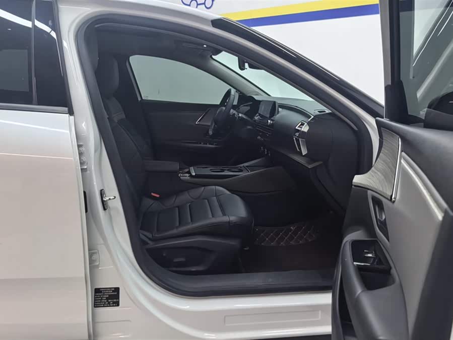 Citroen C5 X 2023 car image #9