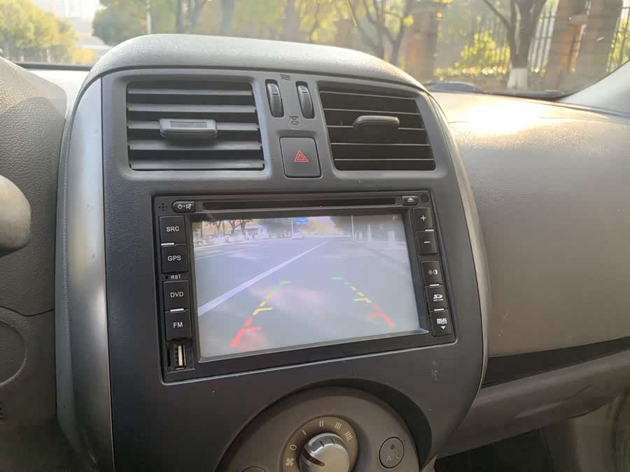 Nissan Sunny 2013 immagine di auto #9