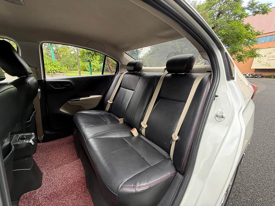 Honda Greiz 2018 car image #9