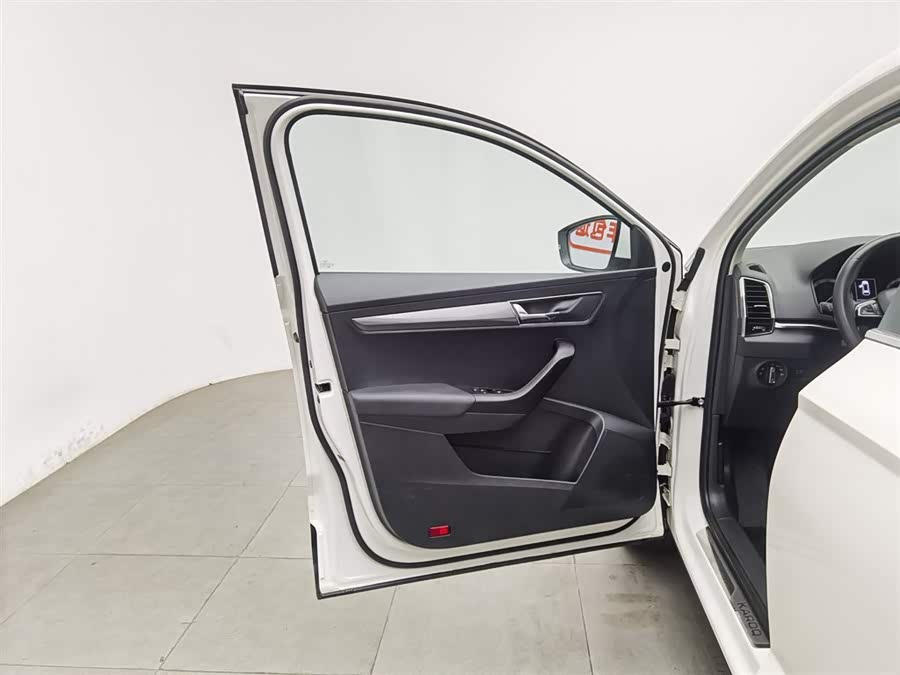 Skoda Karoq 2018 изображение автомобиля #9