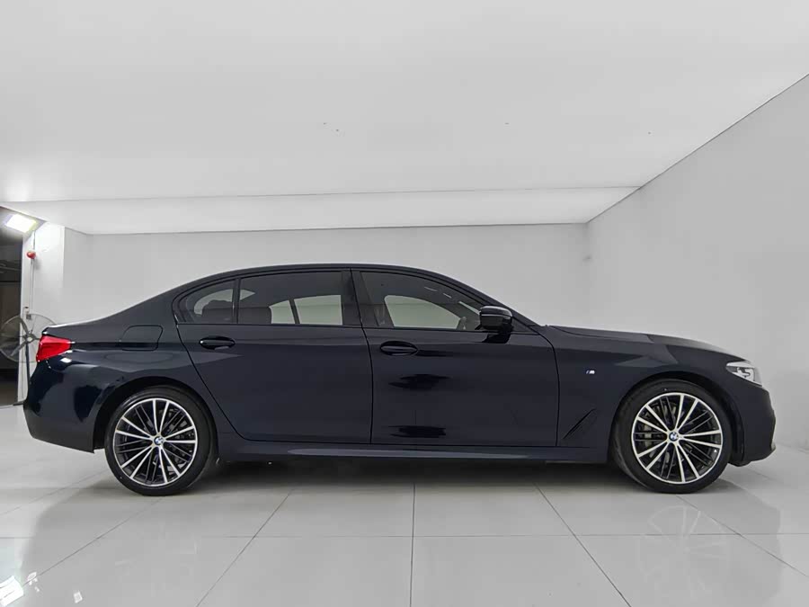 BMW 5 Series 2019 #9 BMW 5 Series 2019 car image #9