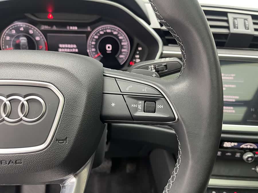 Audi Q3 2022 imagem de carro #9