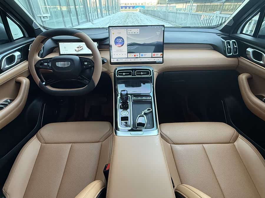 GEELY Boyue L 2025 car image #9