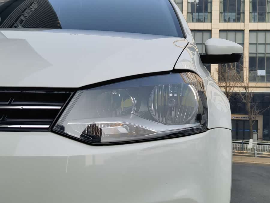 Volkswagen Polo 2019 car image #9