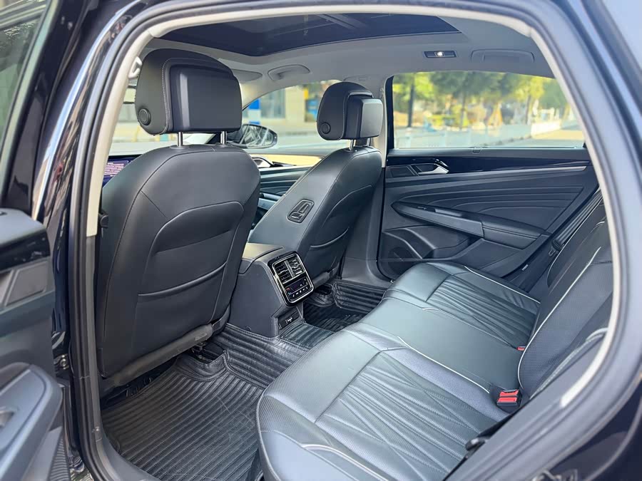 Volkswagen Passat 2022 صورة سيارة #9