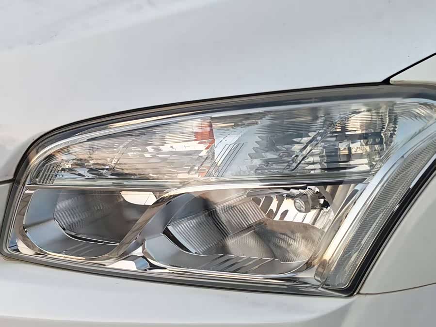 Chevrolet Tracker 2015 #9 Chevrolet Tracker 2015 car image #9