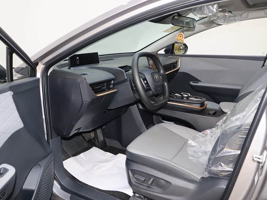 Toyota bZ3 2025 immagine di auto #9