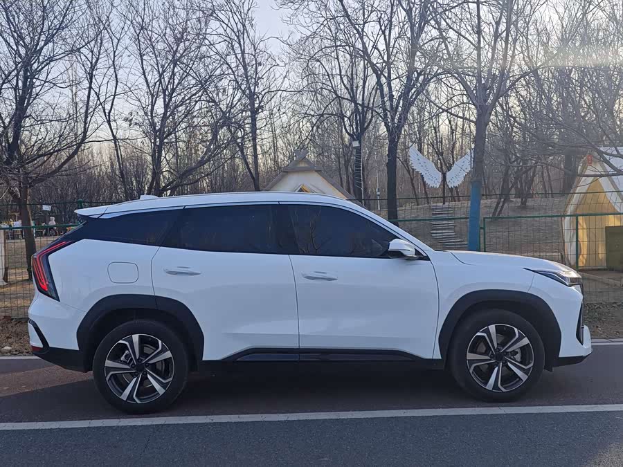 GEELY Boyue L 2025 car image #9