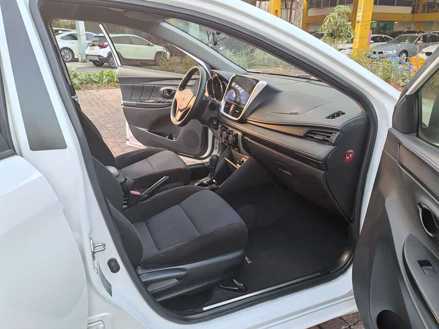 Toyota Yaris L Zhixiang 2020 صورة سيارة #9