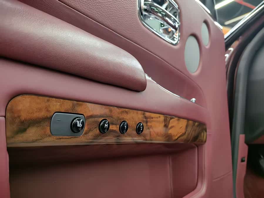 劳斯莱斯 古思特 2013 汽车图片 #9