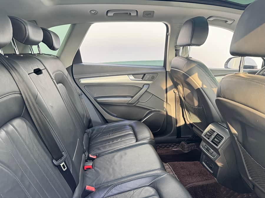 Audi Q5L 2020 #9 Audi Q5L 2020 car image #9