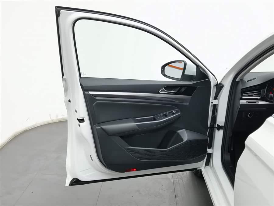 Volkswagen Bora 2022 car image #9