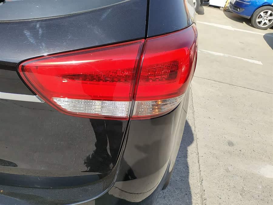 Kia Carens 2016 immagine di auto #9