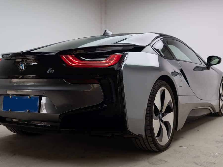 BMW i8 2015 car image #9