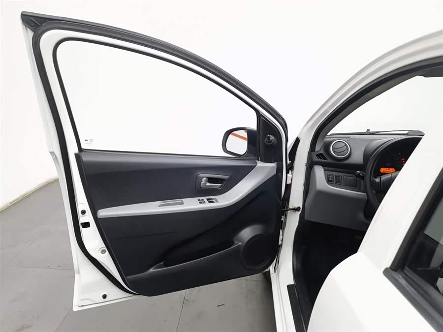 Suzuki Alto 2013 car image #9