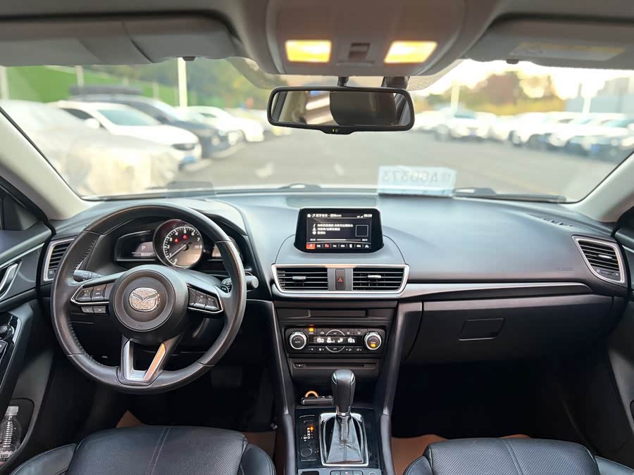 Mazda 3 Axela 2017 car image #9