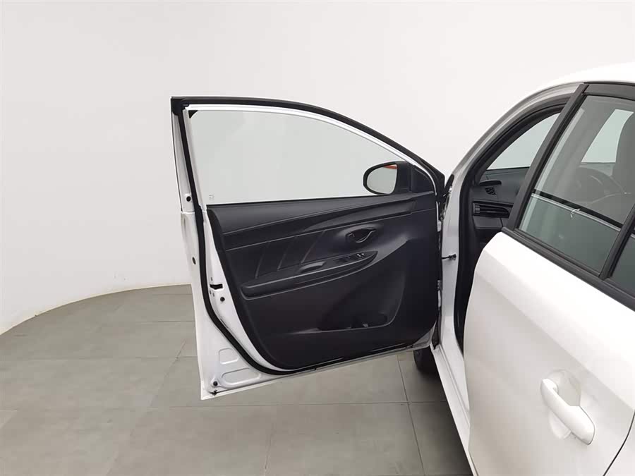 Vios 2022 car image #9