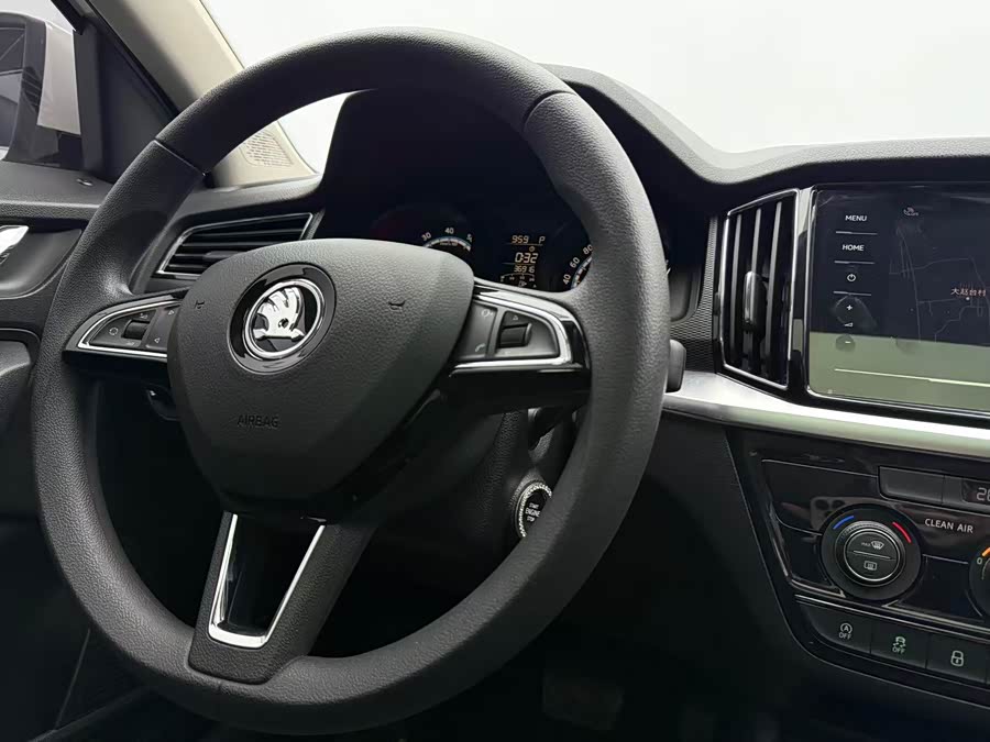 Skoda Kamiq 2021 car image #9