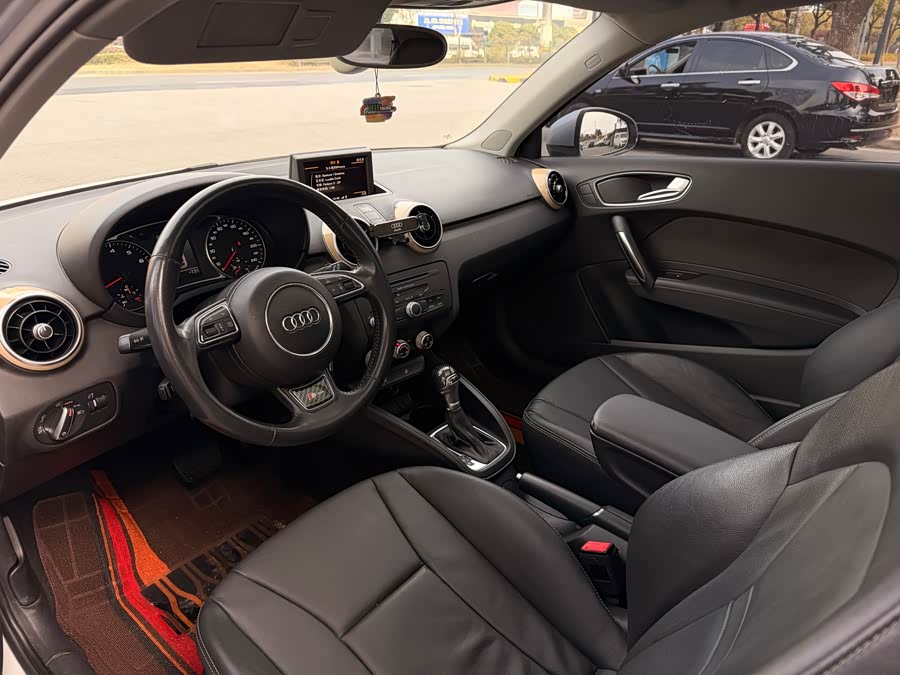 Audi A1 2016 car image #9