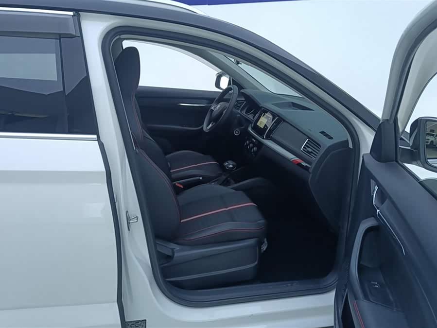 Skoda Kamiq 2020 car image #9