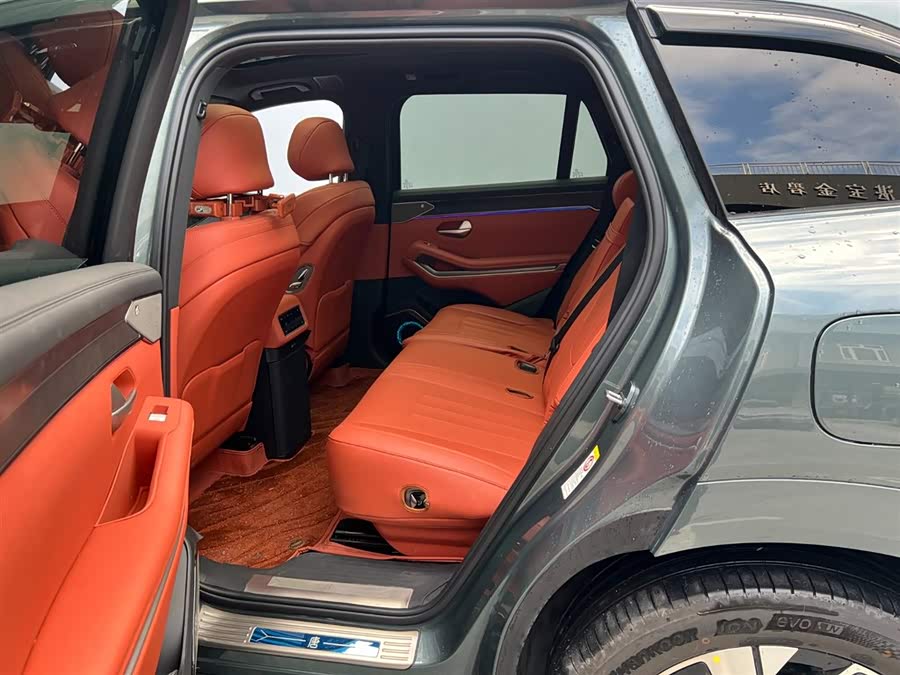 BYD Tang L 2025 immagine di auto #9