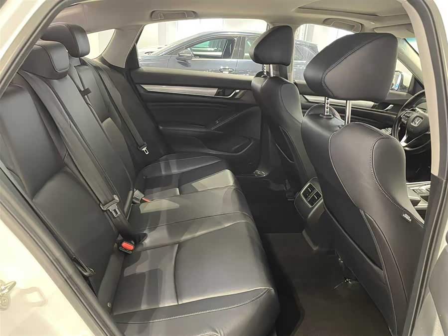 Honda Accord 2020 car image #9