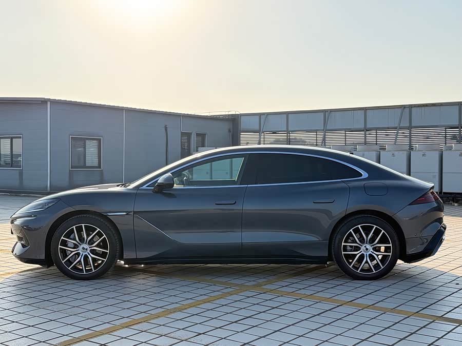 Denza Z9 2024 immagine di auto #9