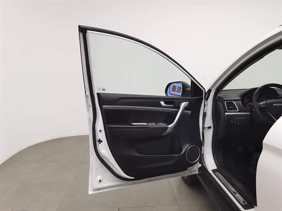 Haval M6 2017 car image #9