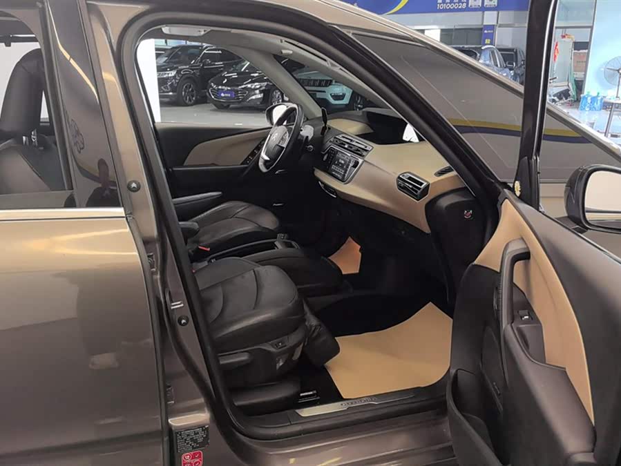 Citroen C4 PICASSO 2018 imagem de carro #9