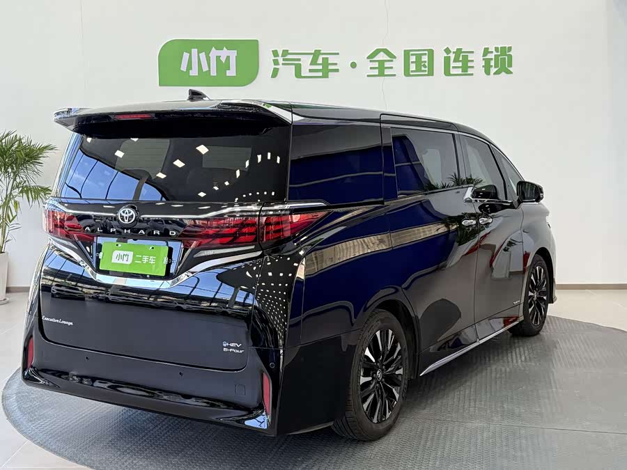 Toyota Alphard 2025 car image #9