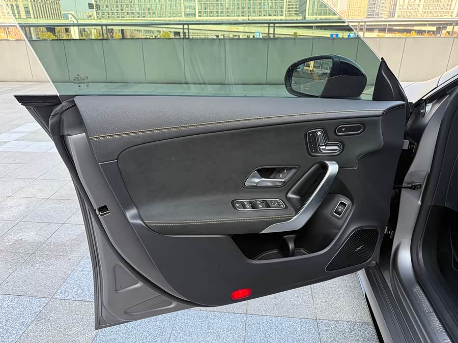 Mercedes-Benz CLA AMG 2024 imagem de carro #9