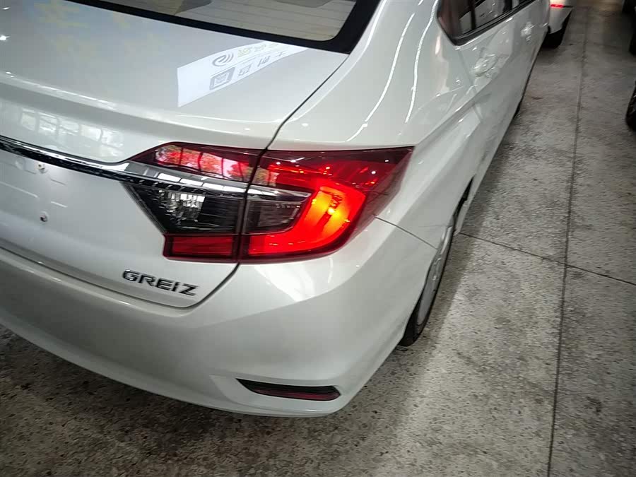 Honda Greiz 2018 изображение автомобиля #9