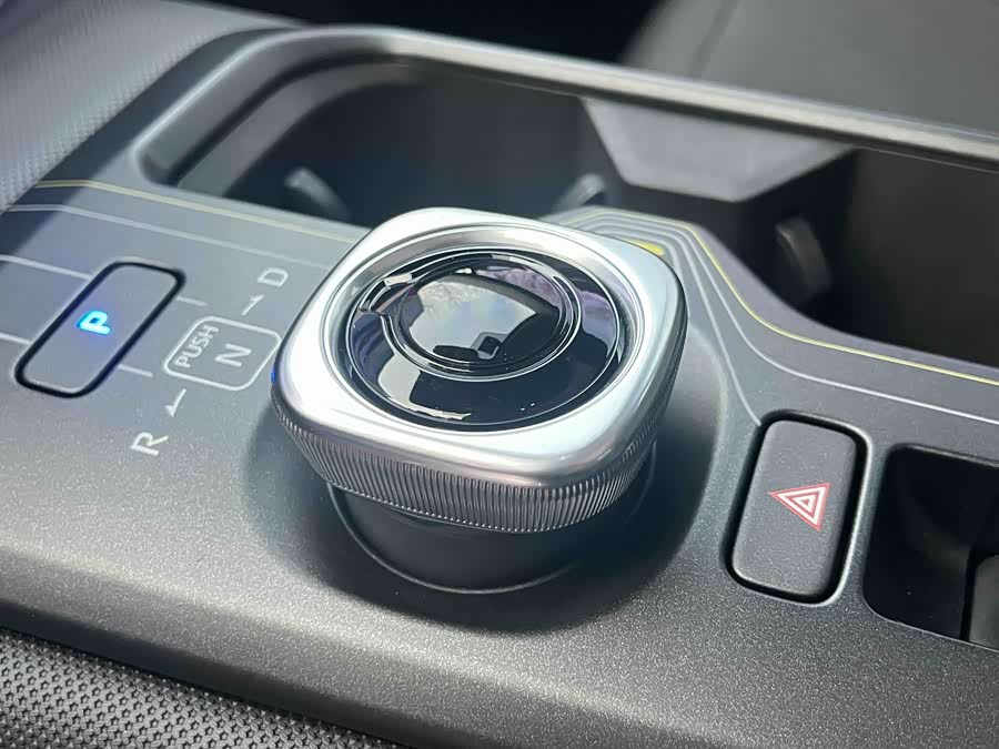 Toyota bZ5 2025 #9 Toyota bZ5 2025 car image #9