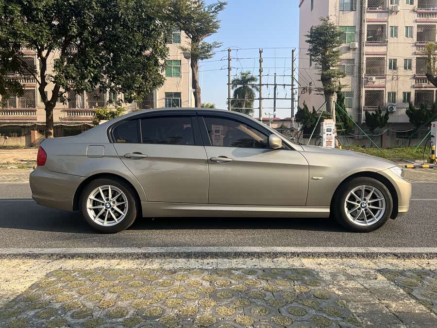 BMW 3 Series (Imported) 2011 immagine di auto #9