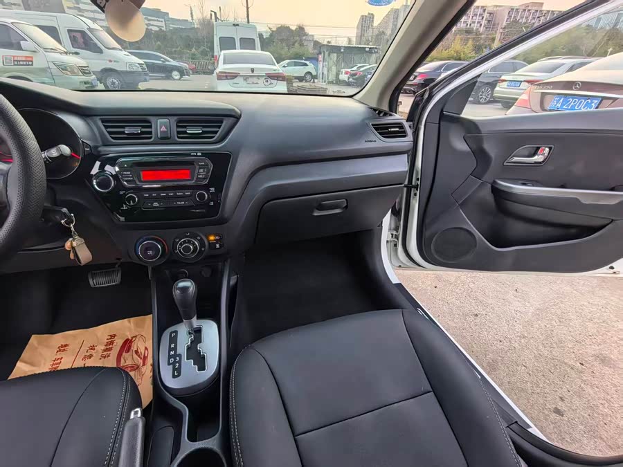 起亚 起亚K2 2013 汽车图片 #9