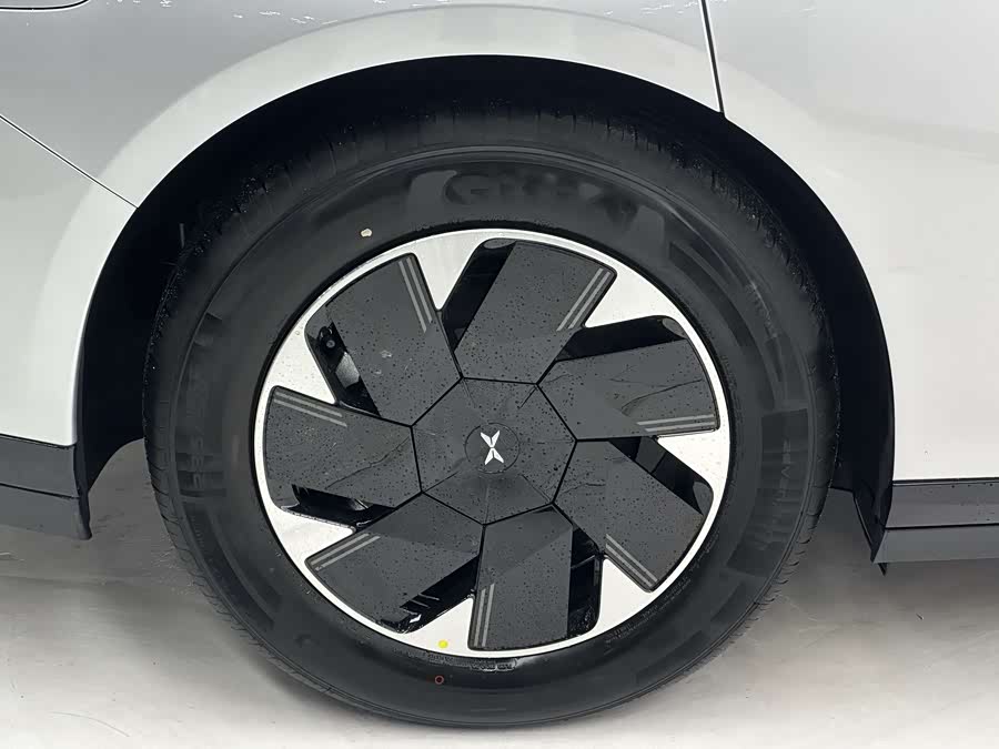Xpeng P7+ 2025 #9 Xpeng P7+ 2025 car image #9