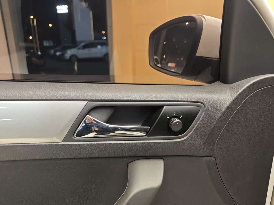 Skoda Rapid Spaceback 2019 car image #9