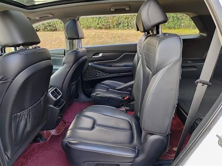 Hyundai Santa Fe 2019 car image #9