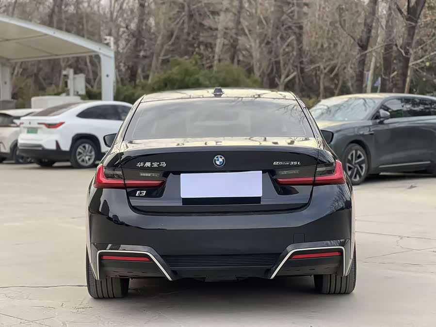 BMW i3 2023 car image #9