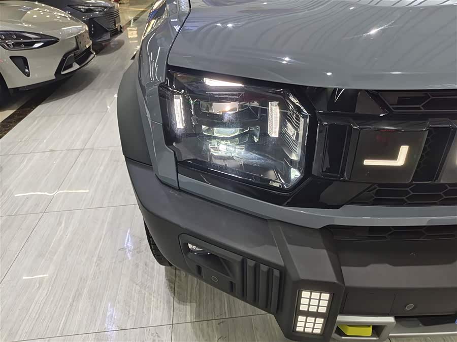 Jetour Traveller 2023 car image #9