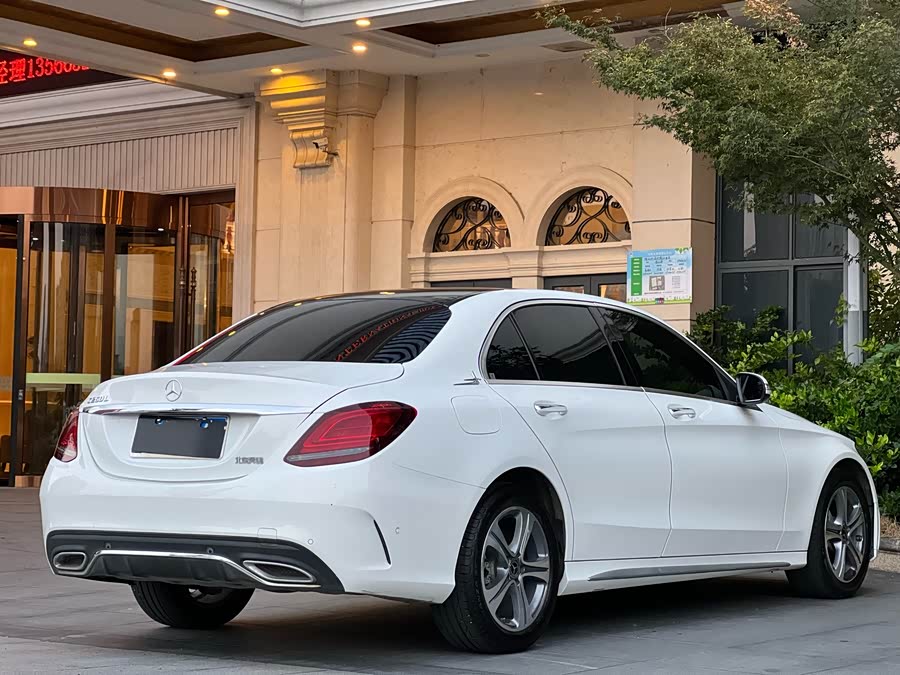 Mercedes-Benz C Class 2019 car image #9